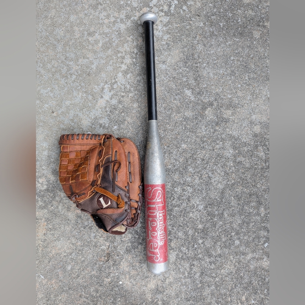 Louisville Slugger Baseball Bat and Glove Set